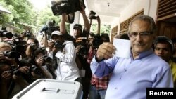 O Presidente José Ramos-Horta quando votava nas presidenciais de Timor-Leste, a 17 de Março. As presidenciais da Guiné-Bissau, realizadas um dia depois, tiveram como resultado um golpe em vez de um Chefe de Estado.