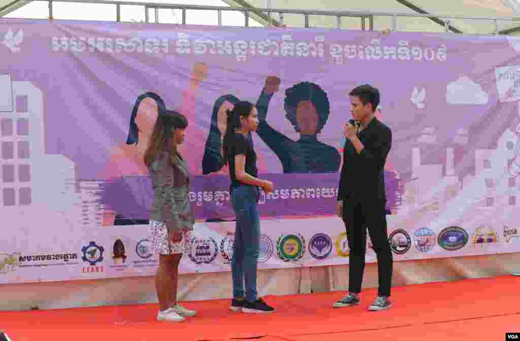 Cambodian youth are performing as groups of citizens, workers, and civil society representatives celebrate the 109th International Women Rights Day at Freedom Park in March 8, 2020. (Kann Vicheika/VOA Khmer)