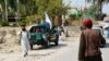 Membros do Talibã no local da explosão,Jalalabab, 18 de Setembro, 2021