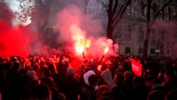 奧地利數萬民眾示威 抗議疫情封閉新措施