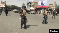 Kabil'deki intihar saldırısı bir polis karakolunun önünde yapıldı.