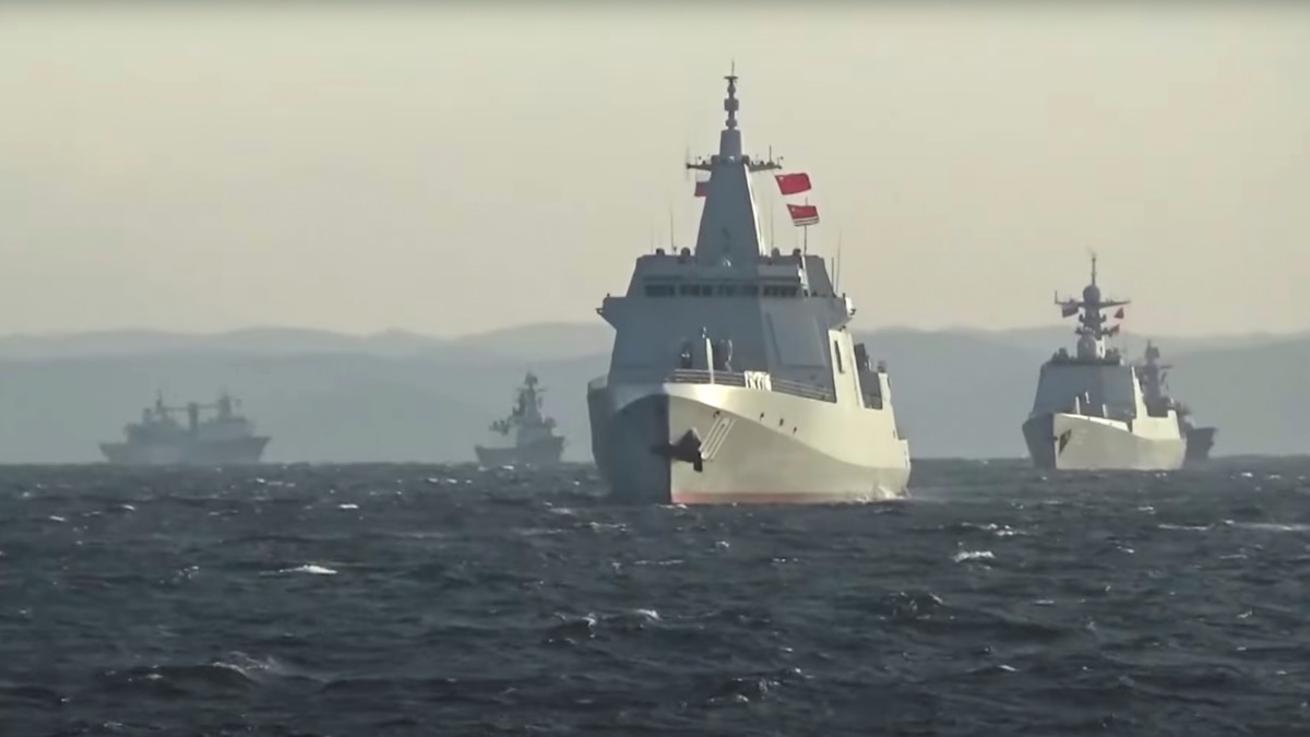 中俄舰艇几绕行日本一圈 日美防卫重心不变