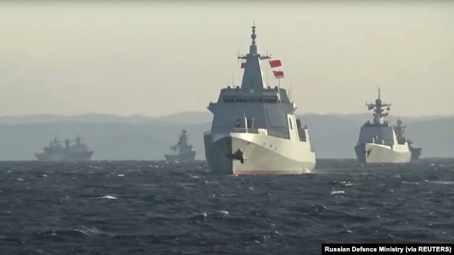 俄中海軍在日本海舉行聯合軍演。 （2021年10月18日）