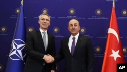 NATO Genel Sekreteri Jens Stoltenberg ve Türk Dışişleri Bakanı Mevlüt Çavuşoğlu bir telefon görüşmesi gerçekleştirdi.