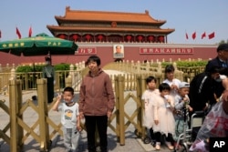 چین میں بچوں کی پیدائش کی شرح صفر کے قریب پہنچ رہی ہے جس سے ماہرین پریشان ہیں۔