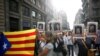 Independentistas protestan en Barcelona tras veredicto contra dirigentes catalanes en España el 14 de octubre de 2019.