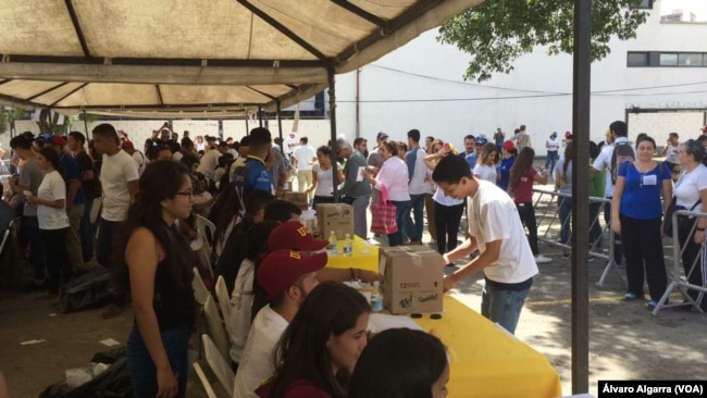 Miles de venezolanos votaron en el plebiscito de la oposición el domingo 16 de julio de 2017. Foto: Álvaro Algarra.