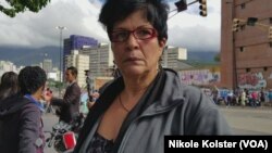Caracas protester Mireya Santos: 'I have a rich but poor country." (N. Kolster/VOA)