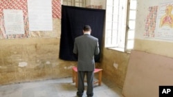 At a polling station in Cairo (file photo)