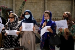 Aksi protes perempuan Afghanistan menuntut hak-hak mereka di bawah pemerintahan Taliban di Kabul, Afghanistan, Jumat, 3 September 2021.