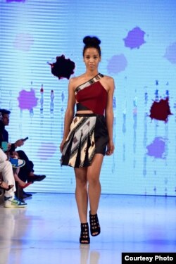 Koleksi pakaian Rinda Salmun dipamerkan di ajang Los Angeles Fashion Week (foto/dok: Rinda Salmun)