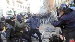 تظاهرات عليه کاهش بودجه کشور در ايتاليا