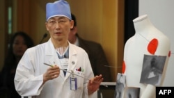 South Korean surgeon Lee Cook-Jong, who operated on North Korean soldier and his gunshot wounds, speaks about the condition of the soldier at Ajou University Hospital in Suwon, south of Seoul, Nov. 15, 2017.