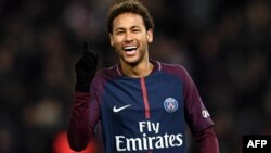 L'attaquant brésilien du Paris Saint-Germain, Neymar, lors du match de football au Parc des Princes à Paris, le 27 janvier 2018.