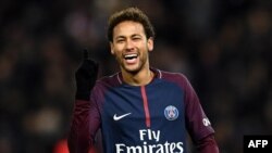 L'attaquant brésilien du Paris Saint-Germain, Neymar, lors du match de football au Parc des Princes à Paris, le 27 janvier 2018.