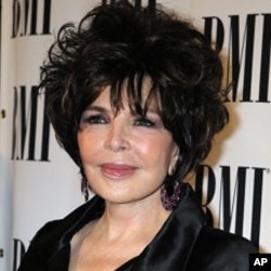 Songwriter Carole Bayer Sager poses at the 59th Annual BMI Pop Awards in Beverly Hills, California May 17, 2011.