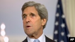 Ngoại trưởng Hoa Kỳ John Kerry phát biểu trong một cuộc họp báo tại Bộ Ngoại giao ở Washington.