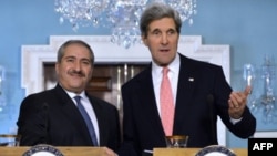 جان کری، (راست) و ناصر جوده وزیر امورخارجه اردن