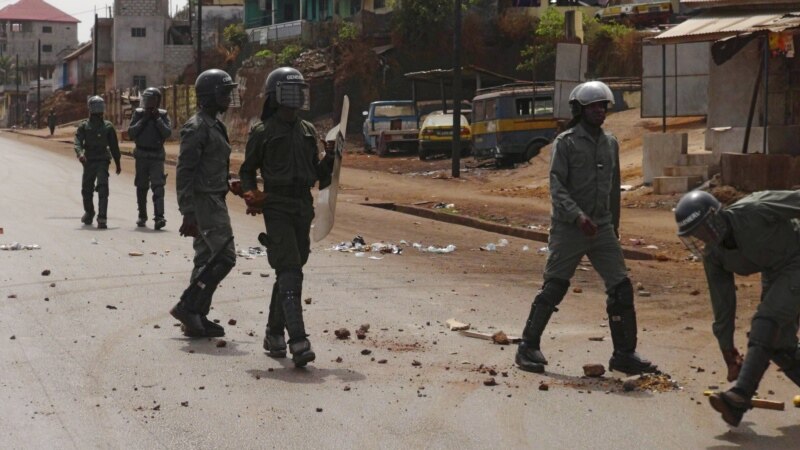 Manifestation dispersée par les forces de l'ordre à Conakry