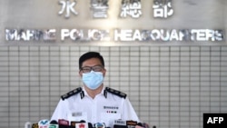 香港警务处处长邓炳强在水警总部对媒体讲话。（2020年8月27日）