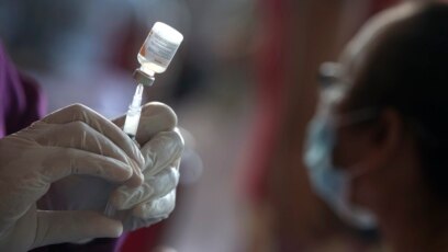 Nhân viên ngoại giao nằm trong số 11 đối tượng được Việt Nam ưu tiên tiêm chủng vaccine COVID-19 đầu tiên.