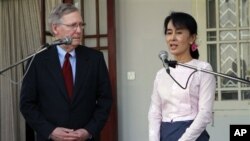 ທານ Mitch McConnell(ຊາຍ) ພົບປະກັບທານນາງ Aung San Suu Kyi