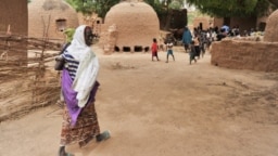 Habitants du village de Tibiri près de Dosso au Niger, le 28 mai 2012.
