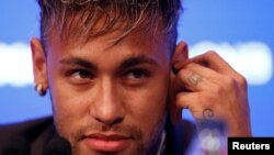 Neymar Jr lors d’un point de presse à Paris, France, 4 août 2017. 