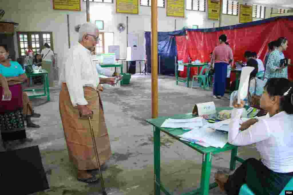 ျမန္မာႏိုင္ငံမွာ ဒီကေန႔ ဧၿပီလ ၁ ရက္ေန႔ စေနေန႔မွာ က်င္းပတဲ့ ၾကားျဖတ္ေရြးေကာက္ပြဲေတြရဲ႕ မဲရလဒ္ေတြကို စတင္ေရတြက္ေနပါၿပီ
