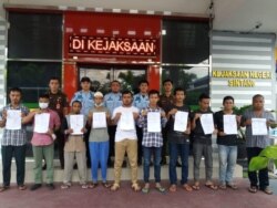 Sepuluh narapidana di Lapas Sintang, Kalimantan Barat yang akan menjalani asimilasi di rumah pada Kamis, 2 April 2020. (Foto: Ditjen PAS Kemenkumham)