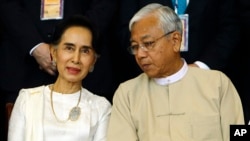 Tổng thống Myanmar Htin Kyaw và bà Aung San Suu Kyi.