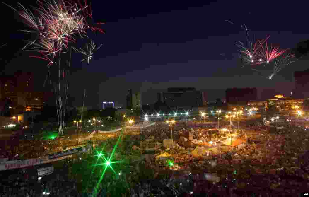 Opponents of Egypt's ousted President Mohamed Morsi rally in Tahrir Square in Cairo, Egypt, July 7, 2013. 