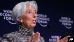 El FMI fue claro en su advertencia de que las "tensiones comerciales son una amenaza para el pronóstico". 