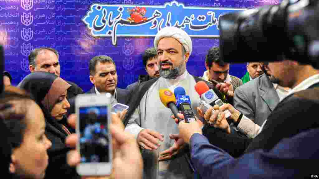 با اتمام بررسی صلاحیت‌ها در هیات اجرایی، پرونده نامزد‌ها برای بررسی نهایی صلاحیت به دست شورای نگهبان رسید. اما برخی مثل حمید رسایی، نماینده محافظه کار مجلس ایران می‌گویند در هیات اجرایی صلاحیت او رد شده است. هیات اجرایی، زیر نظر دولت در این مرحله صلاحیت نامزد‌ها را در استعلام از پلیس، ثبت احوال، دادگستری و اطلاعات بررسی می‌کنند.