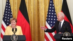 美國總統拜登和德國總理默克爾在白宮東廳共同舉行記者會。 （2021年7月15日）