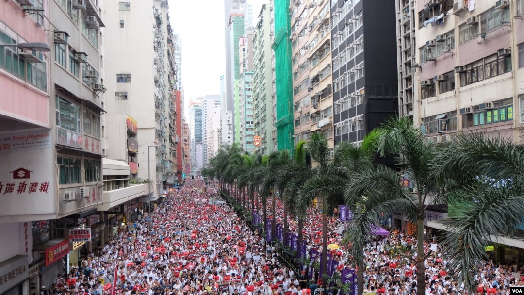 Hàng triệu dân Hong Kong biểu tình rầm rộ chống dự luật dẫn độ