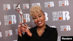 Emile Sande holds the award for British Female Solo Artist at the Brit Awards at the O2 Arena in London, Feb. 22, 2017.