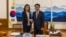 미셸 스틸 주한 미국대사가 21일 한국 국회를 방문해 조정식 한국 국회의장과 만나 악수하고 있다.