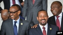 Paul Kagame, président de la République du Rwanda et président en exercice de l'Union africaine (UA), na siège ya UA, na Addis Abeba, Ethiopie, 17 novembre 2018.