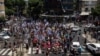 Israelíes protestan en Tel Aviv contra el gobierno del primer ministro Benjamín Netanyahu y demandan la liberación de los rehenes mantenidos por Hamás en la Franja de Gaza, el 6 de julio de 2024.