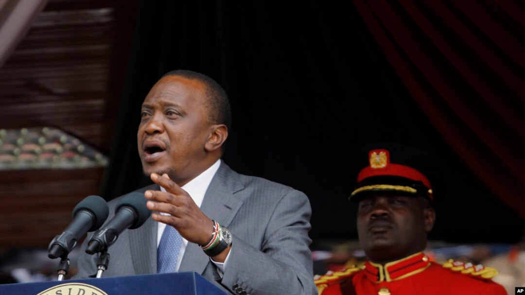 Tổng thống Kenya Uhuru Kenyatta đang đối mặt với áp lực phải thông qua các biện pháp an ninh mạnh tay hơn sau một số vụ tấn công khủng bố của các phần tử Hồi giáo.