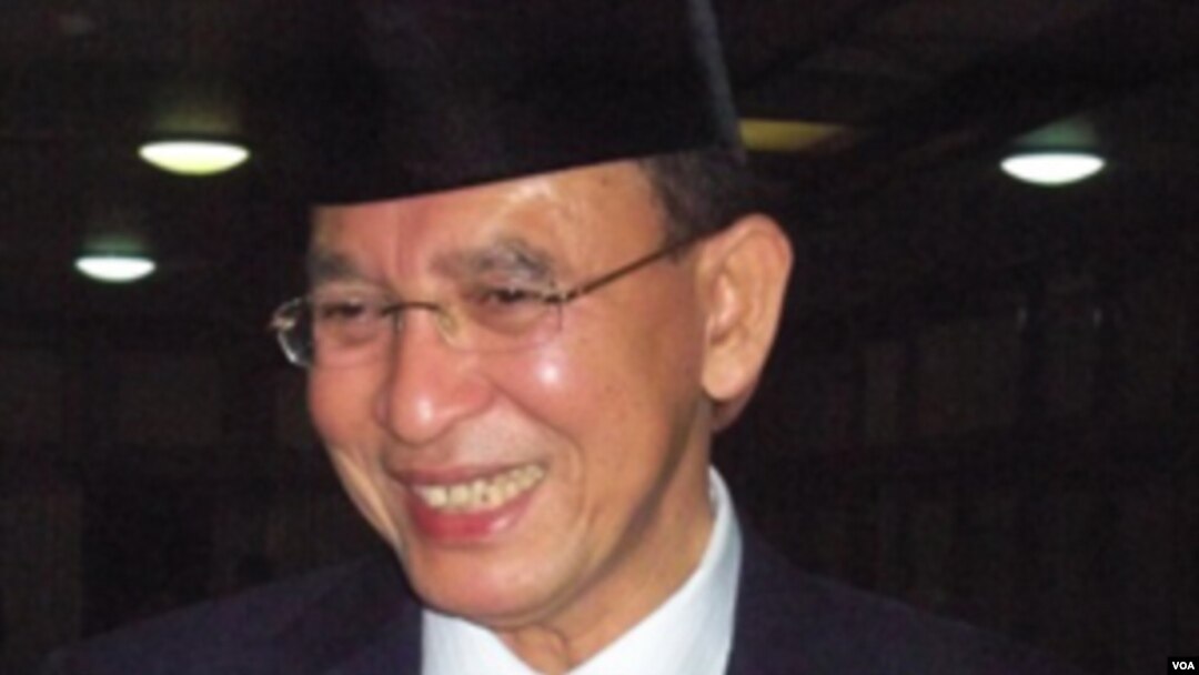Menteri Agama Suryadharma Ali usai sidang itsbat di kantor Kementerian Agama, Senin malam (29/8).