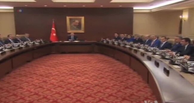 Political Turmoil Threatens Turkey's Government, Economy