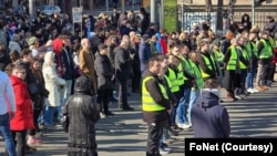 Studenti nekoliko beogradskih fakulteta blokirali su u sredu raskrsnicu ulica Ruzveltova i Bulevara kralja Aleksandra (foto: FoNet)