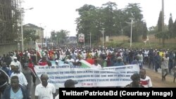 Des milliers de personnes marchent à l'appel du gouvernement pour célébrer l’effectivité du retrait de la Cour pénale internationale (CPI), Bujumbura, 28 octobre 2017. (Twitter/PatrioteBdi)