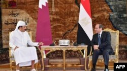 عبدلفتاح السیسی، رئیس‌جمهوری مصر، و شیخ تمیم بن حمد آل‌ثانی، امیر قطر