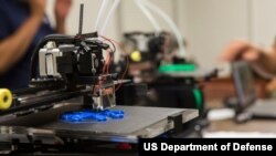 Las impresoras 3D se están convirtiendo en una herramienta imprescindible para el ejército estadounidense, que ya cuenta con ellas hasta en el campo de batalla.