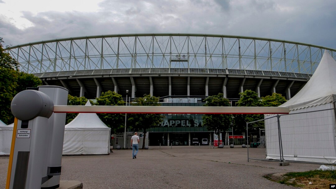 Una vista exterior del estadio Ernst Happel en Viena el 8 de agosto de 2024. Las autoridades austriacas encontraron productos químicos en la casa de un austriaco de 19 años sospechoso de planear un ataque contra los conciertos de Taylor Swift programados en Viena.