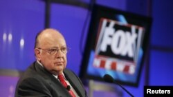 Mendiang Roger Ailes, ketua dan Fox News and Fox Television Stations, menghadiri diskusi panel di Pasadena, California, 24 Juli 2006. (Foto: