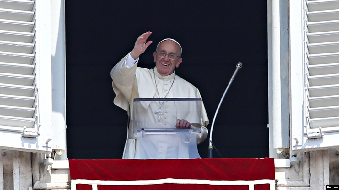 Đức Giáo Hoàng Phanxicô tại Quảng trường Saint Peter, Vatican, ngày 9/8/2015.